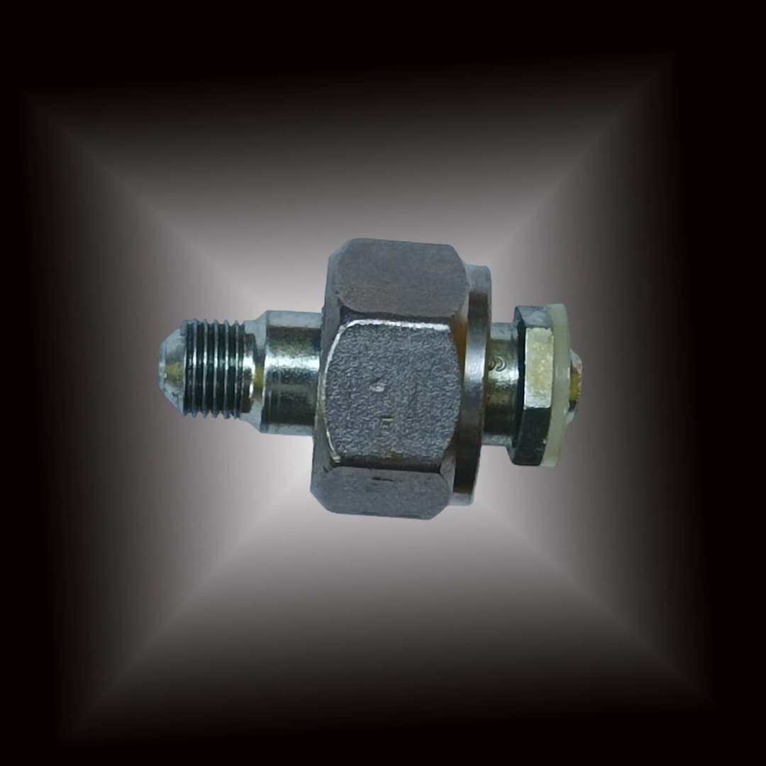 Присоединительный штуцер редуктора